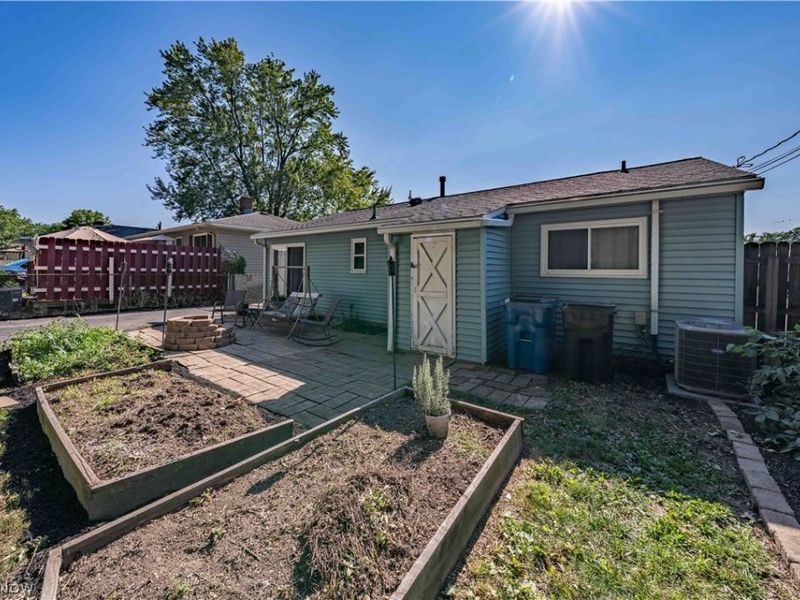 303 Erieview Boulevard, Sheffield Lake, OH 44054 Photo 33