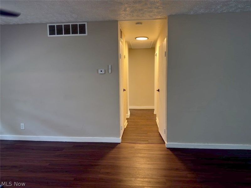 2024 Ridgehill Road, Cleveland, OH 44121 Photo 11