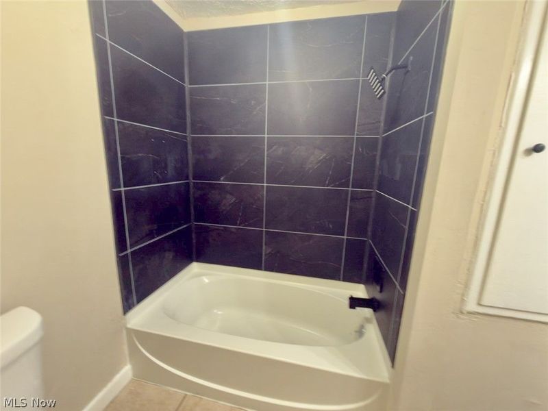 2024 Ridgehill Road, Cleveland, OH 44121 Photo 45