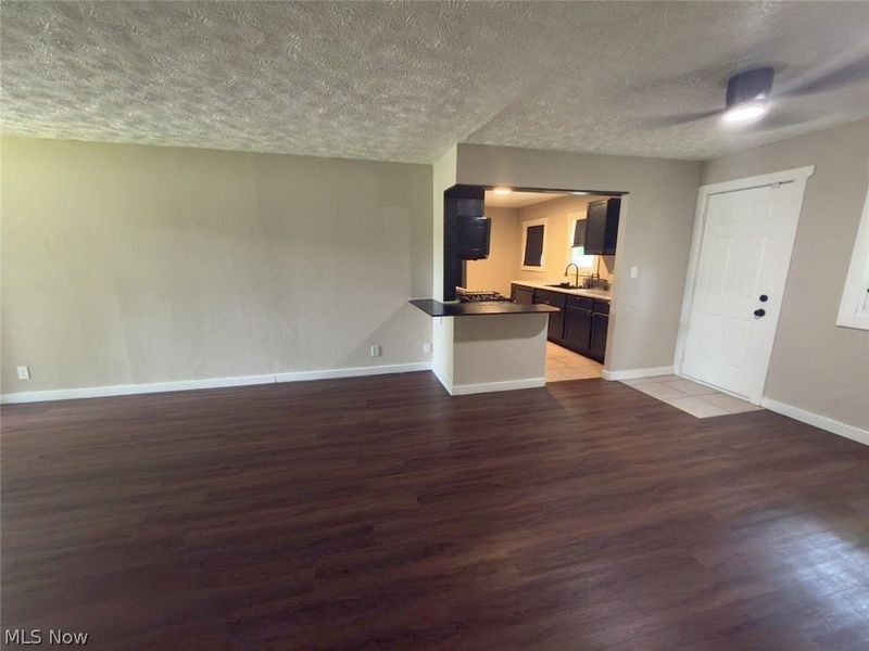 2024 Ridgehill Road, Cleveland, OH 44121 Photo 5