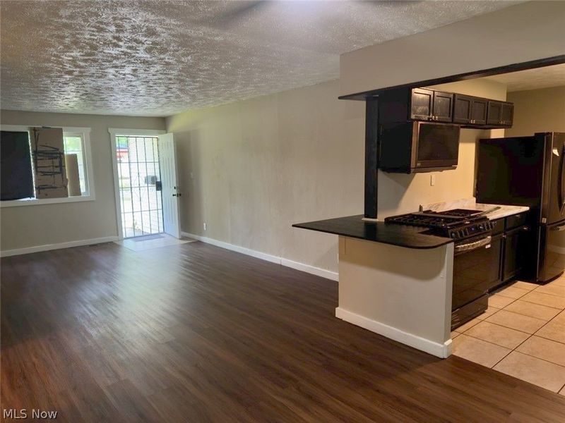 2024 Ridgehill Road, Cleveland, OH 44121 Photo 6