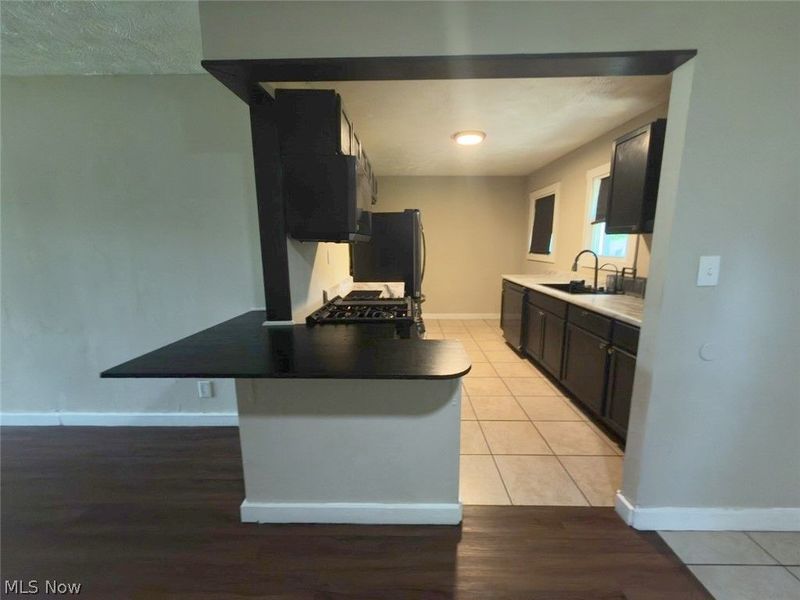 2024 Ridgehill Road, Cleveland, OH 44121 Photo 8
