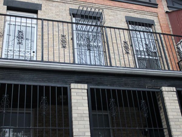 195 Autumn Avenue, Brooklyn, NY 11208
