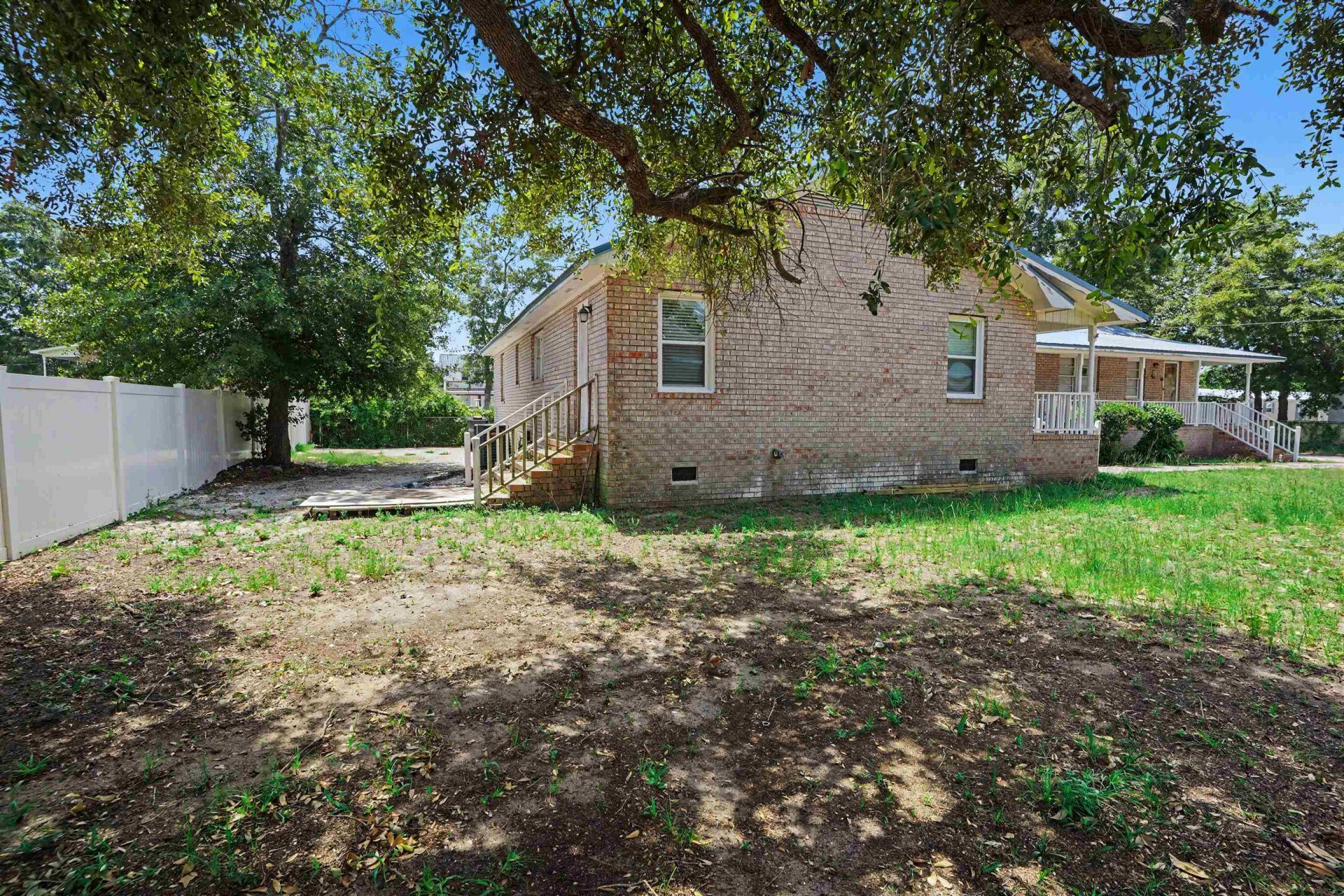 520 Boundary Ave.  Photo 4