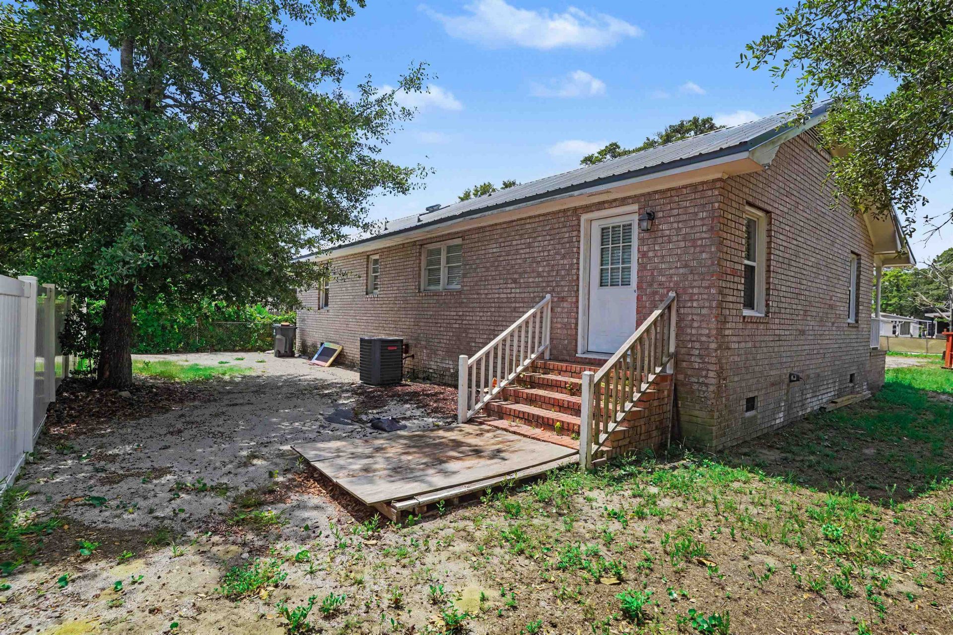 520 Boundary Ave.  Photo 5