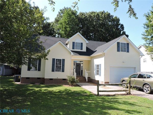 8607 East Creek Lane , Hayes, VA 23072