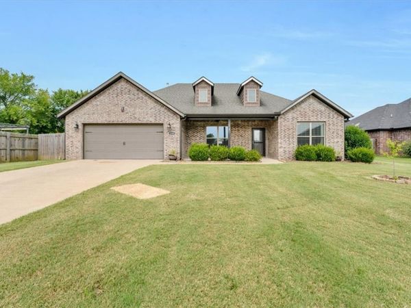 2289 Stonemill Drive, Fayetteville, AR 72701