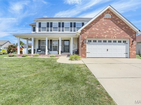 215 Ashford Drive, Glen Carbon, IL 62034