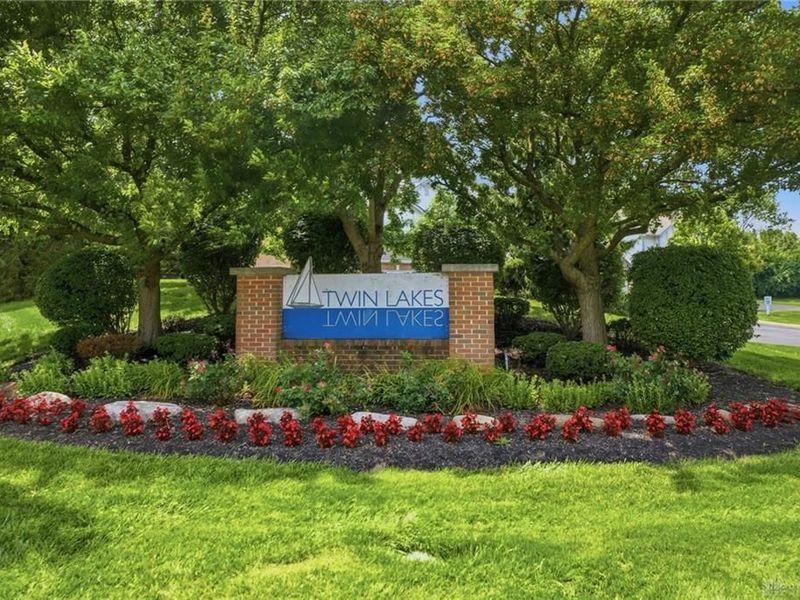 9197 Great Lakes Circle, Washington Township, OH 45458 Photo 2