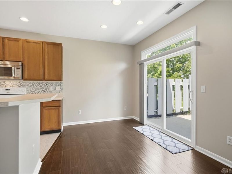 9197 Great Lakes Circle, Washington Township, OH 45458 Photo 7