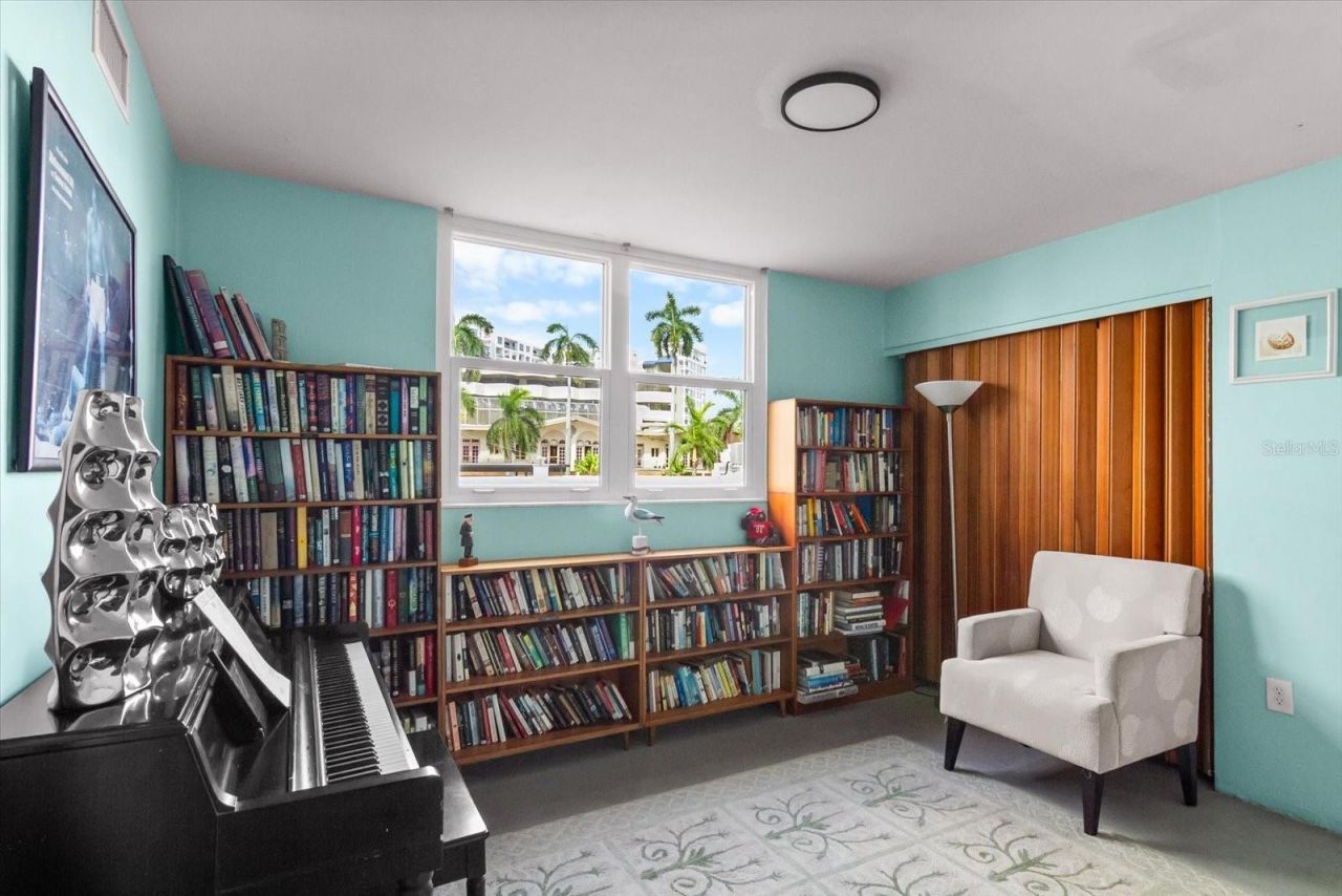 33 S Gulfstream Avenue, Unit 305, Sarasota, FL 34236 Photo