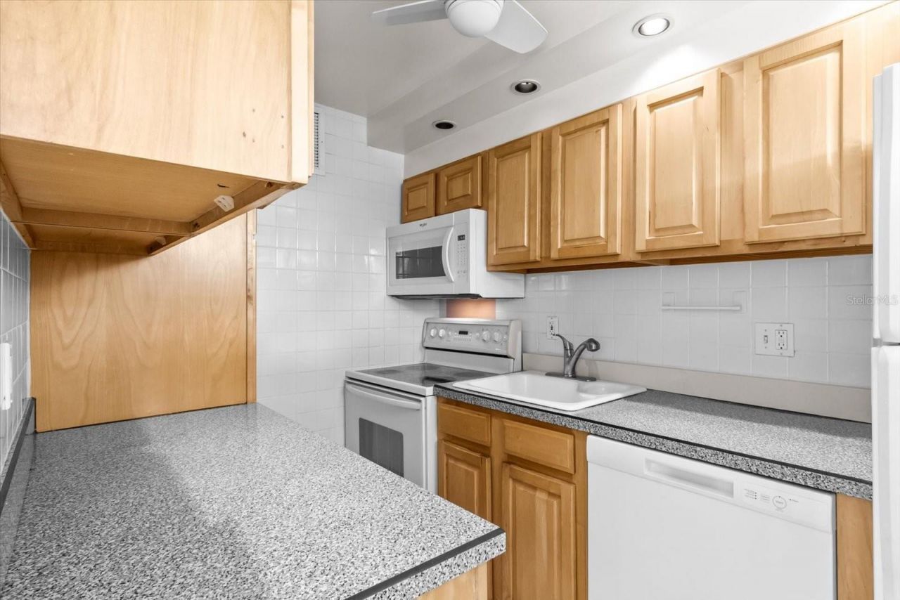 33 S Gulfstream Avenue, Unit 305, Sarasota, FL 34236 Photo