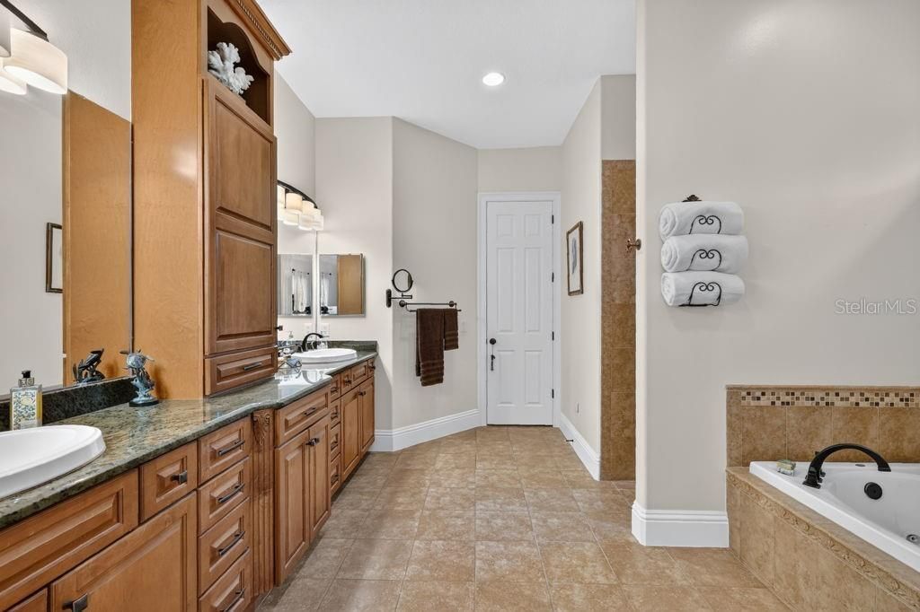 9620 San Fernando Court, Howey in the Hills, FL 34737 Photo