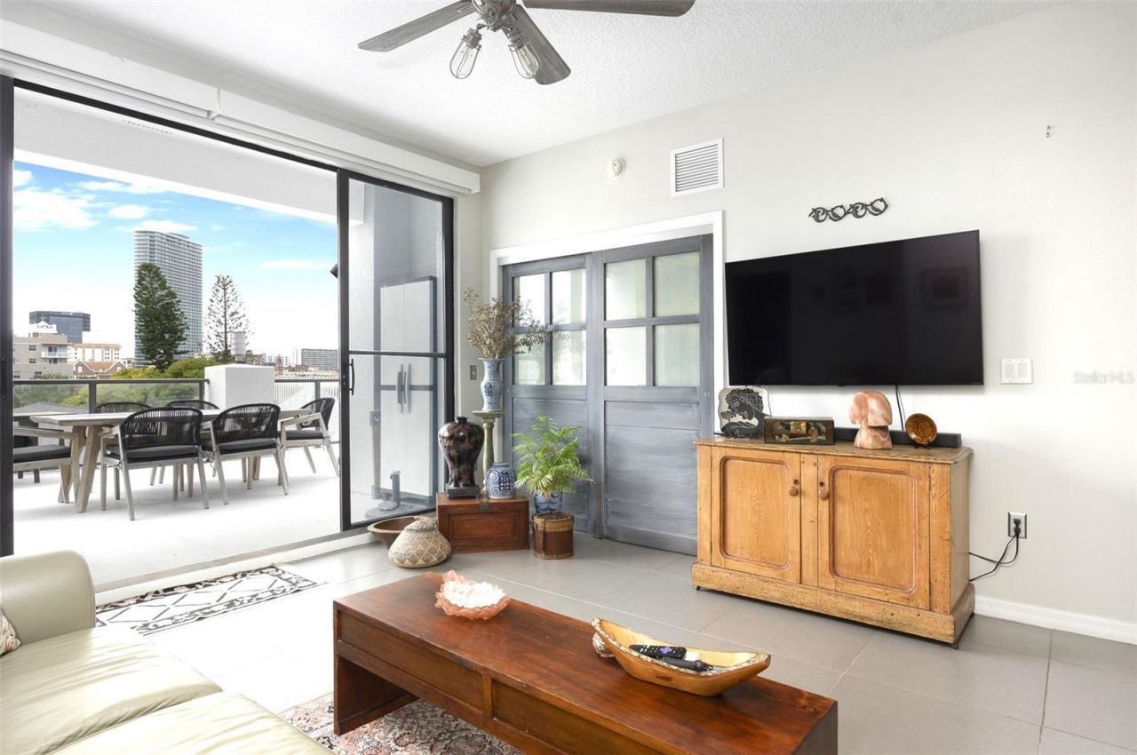 226 5th Avenue N, Unit M02, Saint Petersburg, FL 33701 Photo