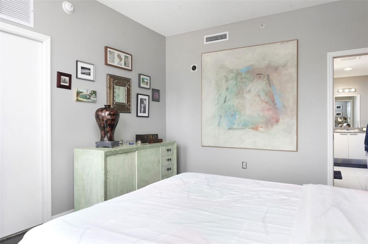 226 5th Avenue N, Unit M02, Saint Petersburg, FL 33701 Photo
