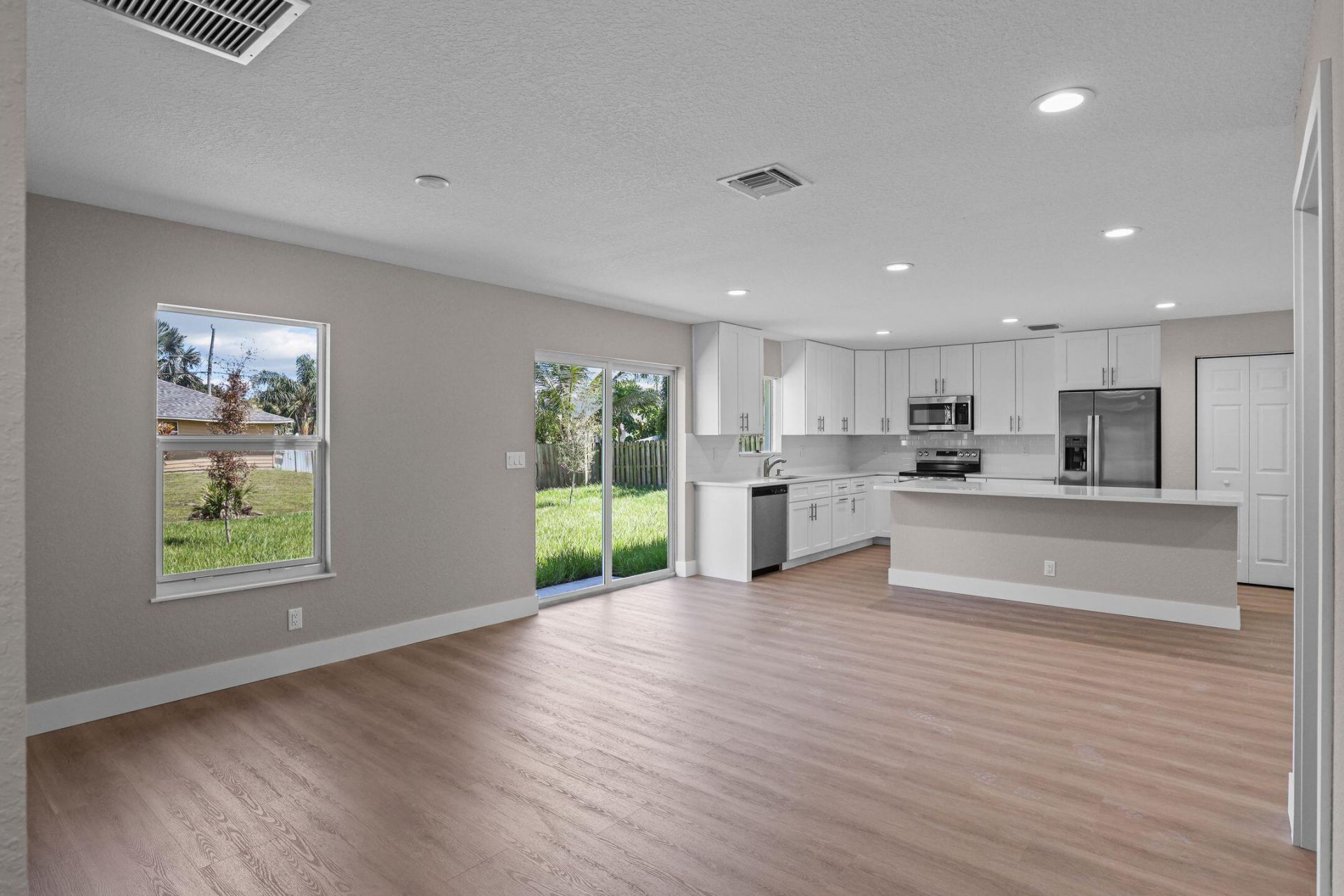 4611 Sunset Boulevard, Fort Pierce, FL 34982 Photo