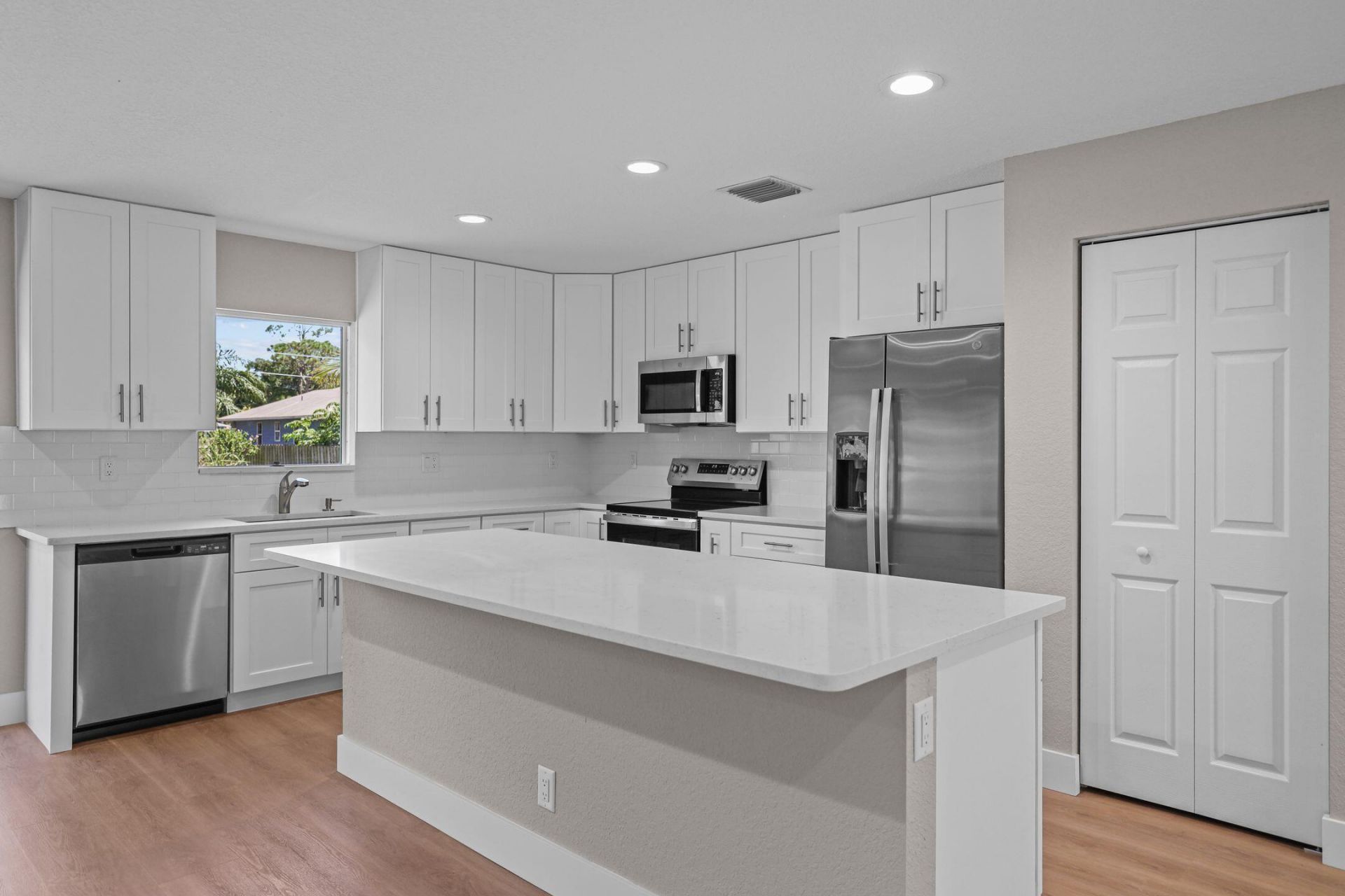 4611 Sunset Boulevard, Fort Pierce, FL 34982 Photo
