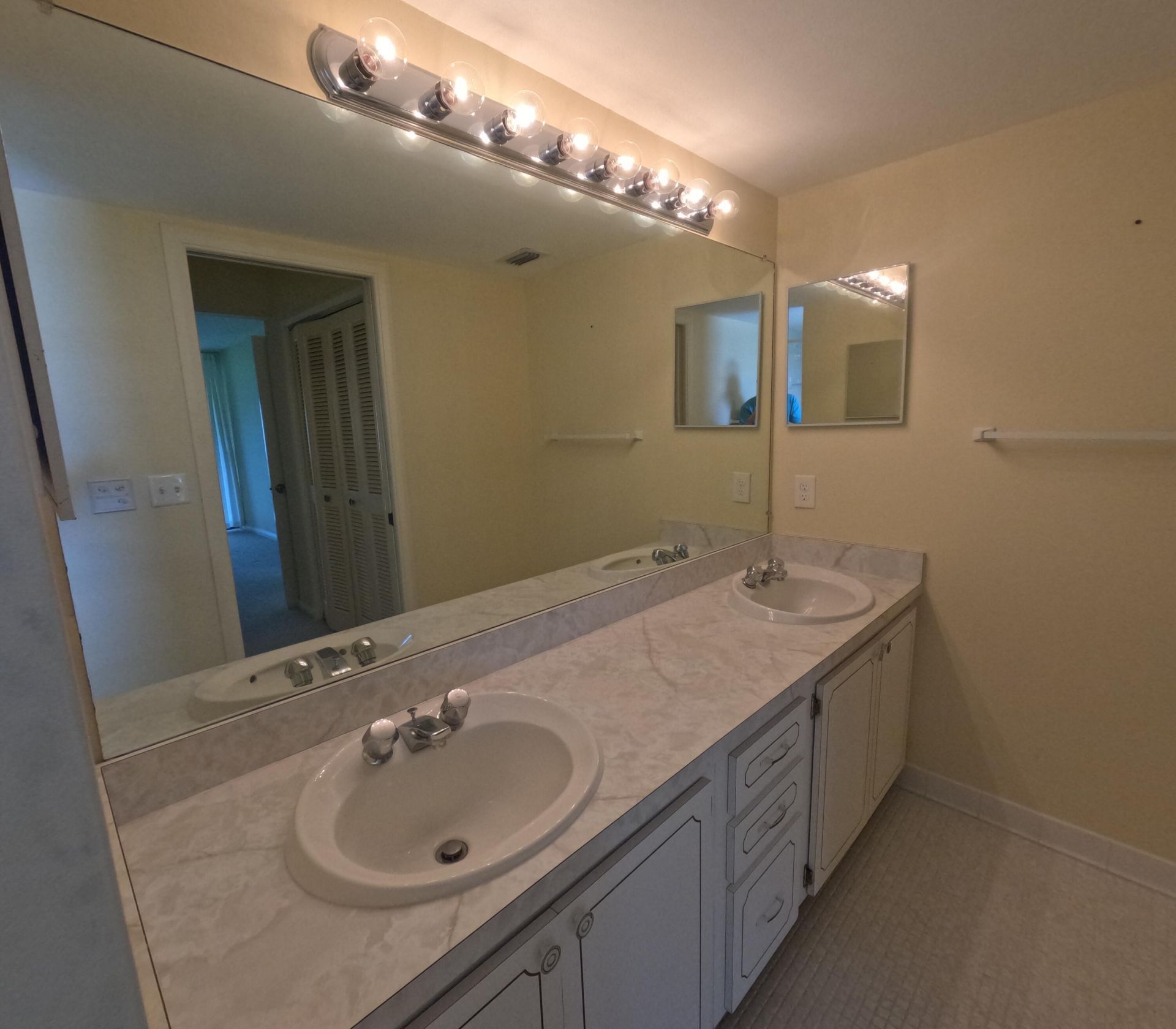 20 SE Turtle Creek Drive, Unit Apt F, Tequesta, FL 33469 Photo