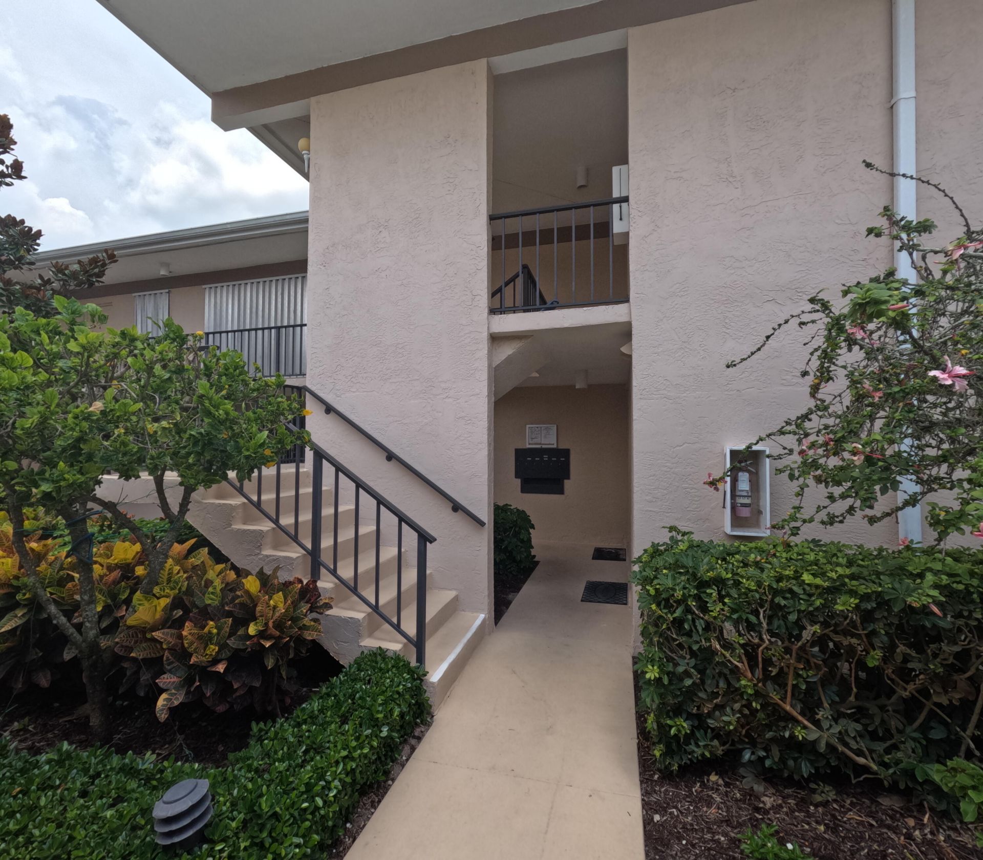 20 SE Turtle Creek Drive, Unit Apt F, Tequesta, FL 33469 Photo