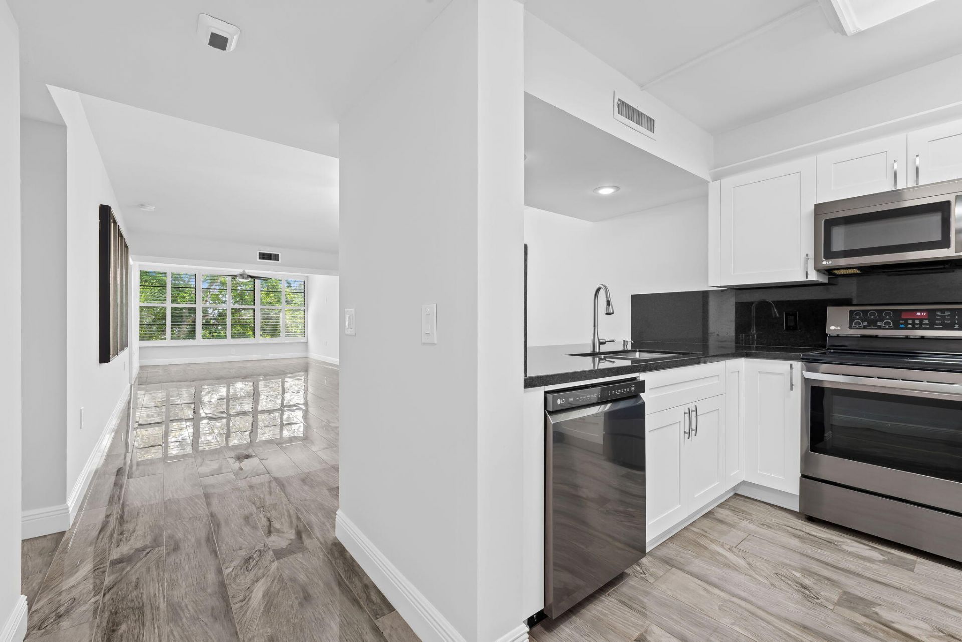 1502 Whitehall Drive, Unit 403, Davie, FL 33324 Photo