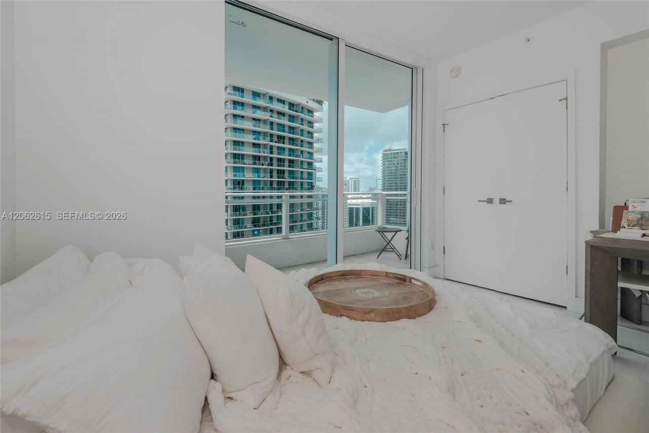 1080 Brickell Ave, Unit 3405, Miami, FL 33131 Photo