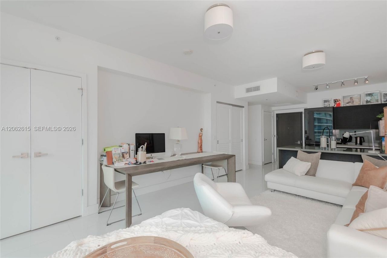 1080 Brickell Ave, Unit 3405, Miami, FL 33131 Photo
