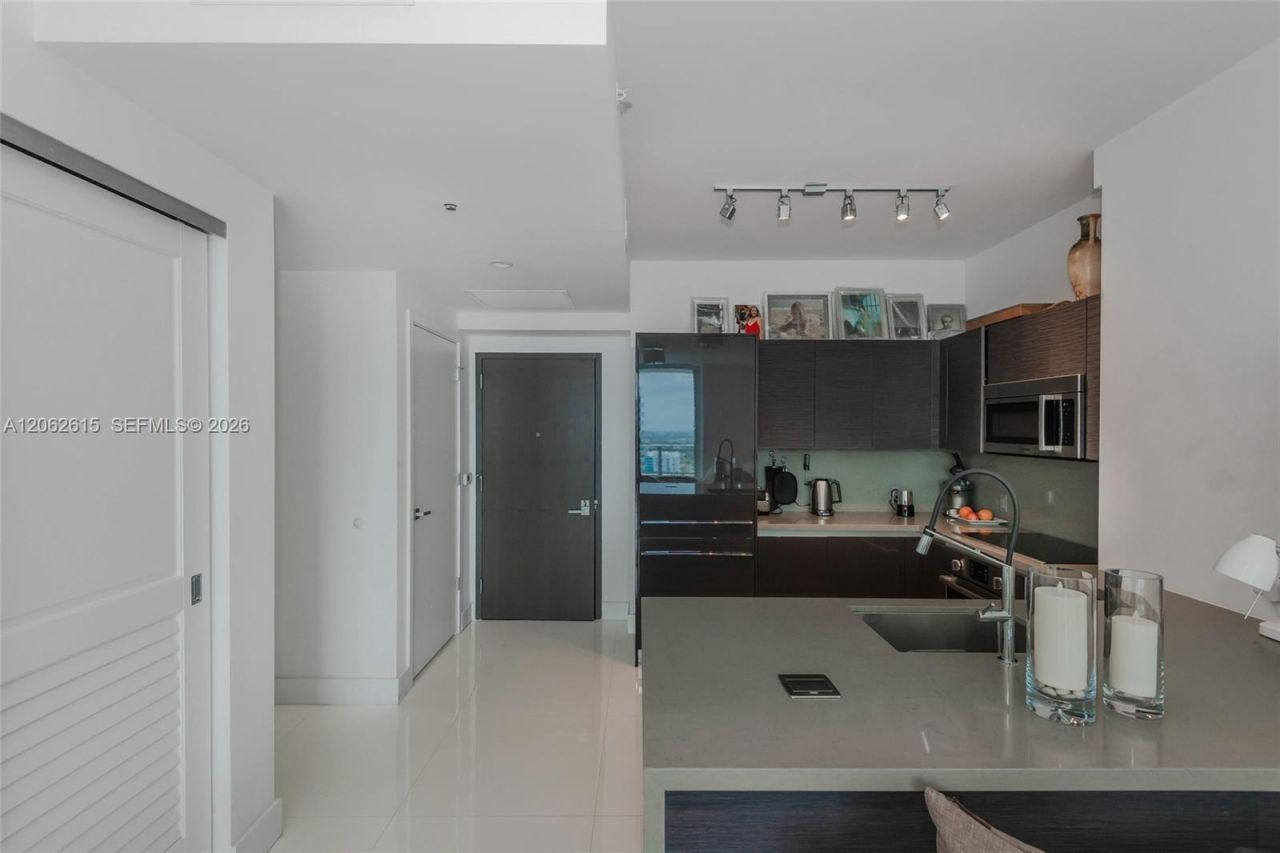 1080 Brickell Ave, Unit 3405, Miami, FL 33131 Photo