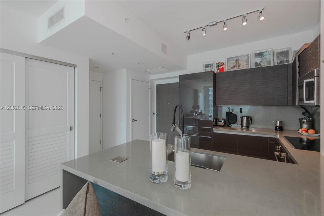 1080 Brickell Ave, Unit 3405, Miami, FL 33131 Photo