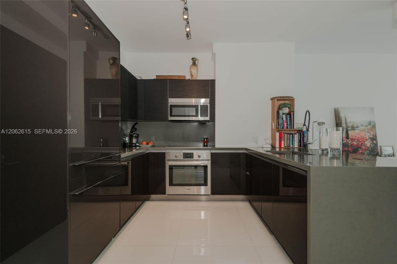 1080 Brickell Ave, Unit 3405, Miami, FL 33131 Photo