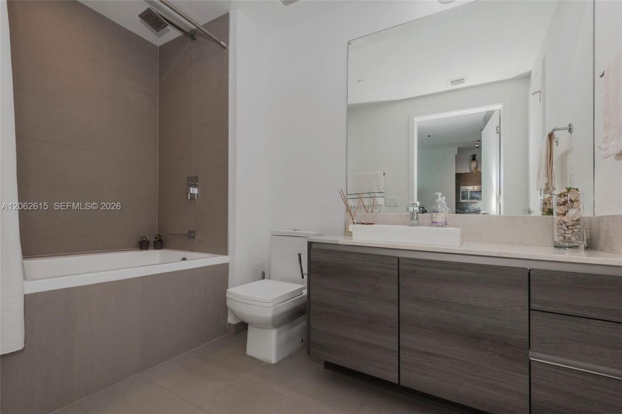 1080 Brickell Ave, Unit 3405, Miami, FL 33131 Photo