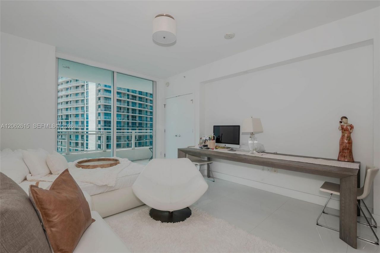 1080 Brickell Ave, Unit 3405, Miami, FL 33131 Photo