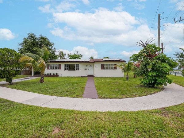 701 NW 176th terrace , Miami Gardens, FL 33169
