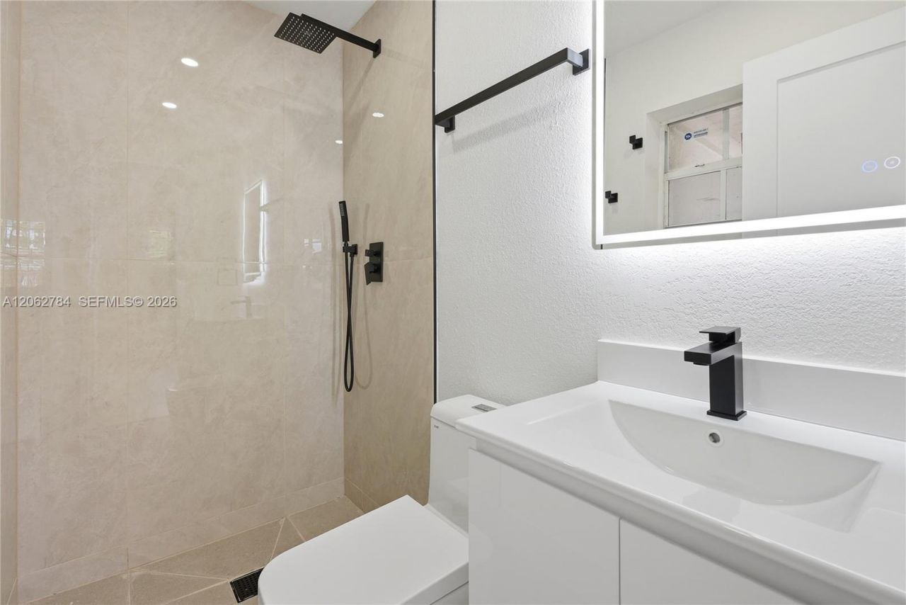 701 NW 176th Terrace, Miami Gardens, FL 33169 Photo