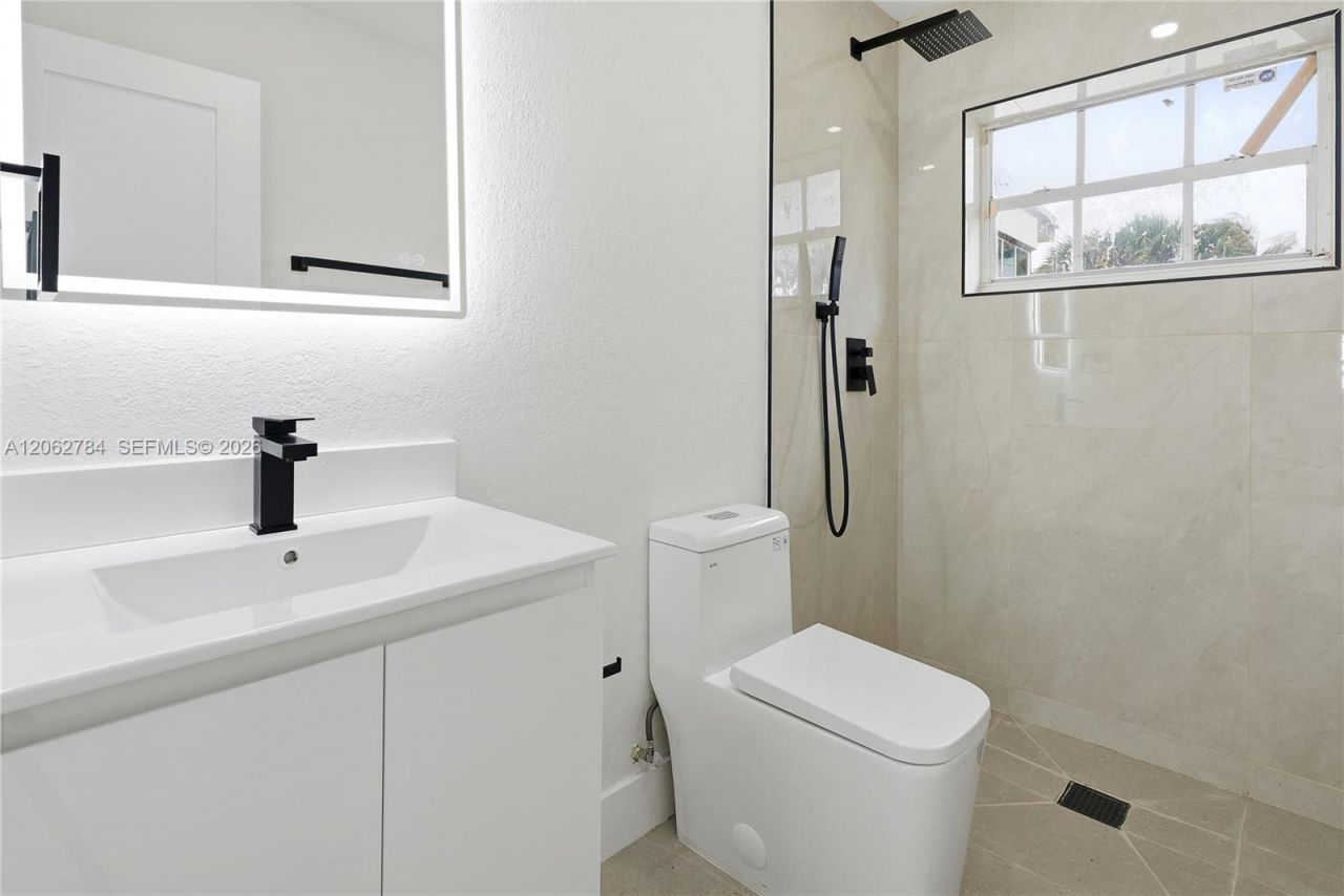 701 NW 176th Terrace, Miami Gardens, FL 33169 Photo