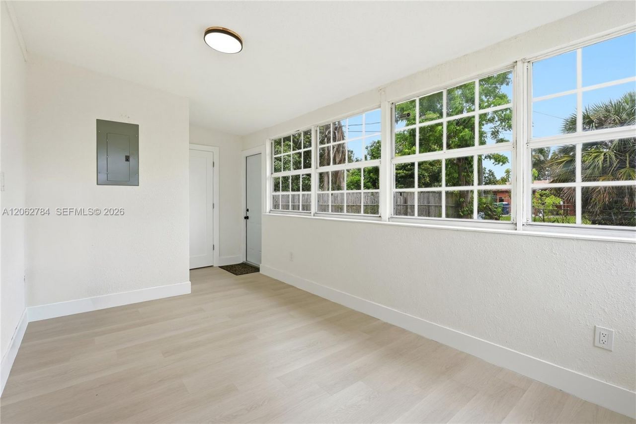 701 NW 176th Terrace, Miami Gardens, FL 33169 Photo