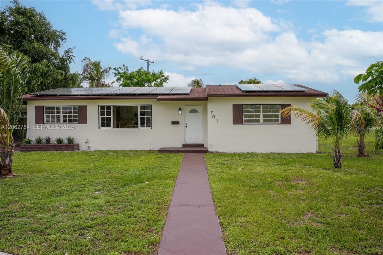 701 NW 176th Terrace, Miami Gardens, FL 33169 Photo