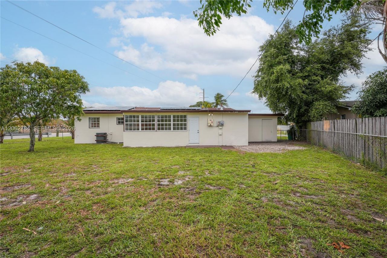 701 NW 176th Terrace, Miami Gardens, FL 33169 Photo