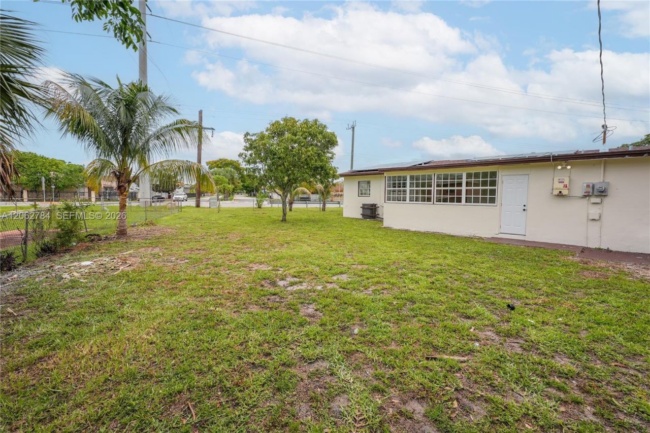 701 NW 176th Terrace, Miami Gardens, FL 33169 Photo