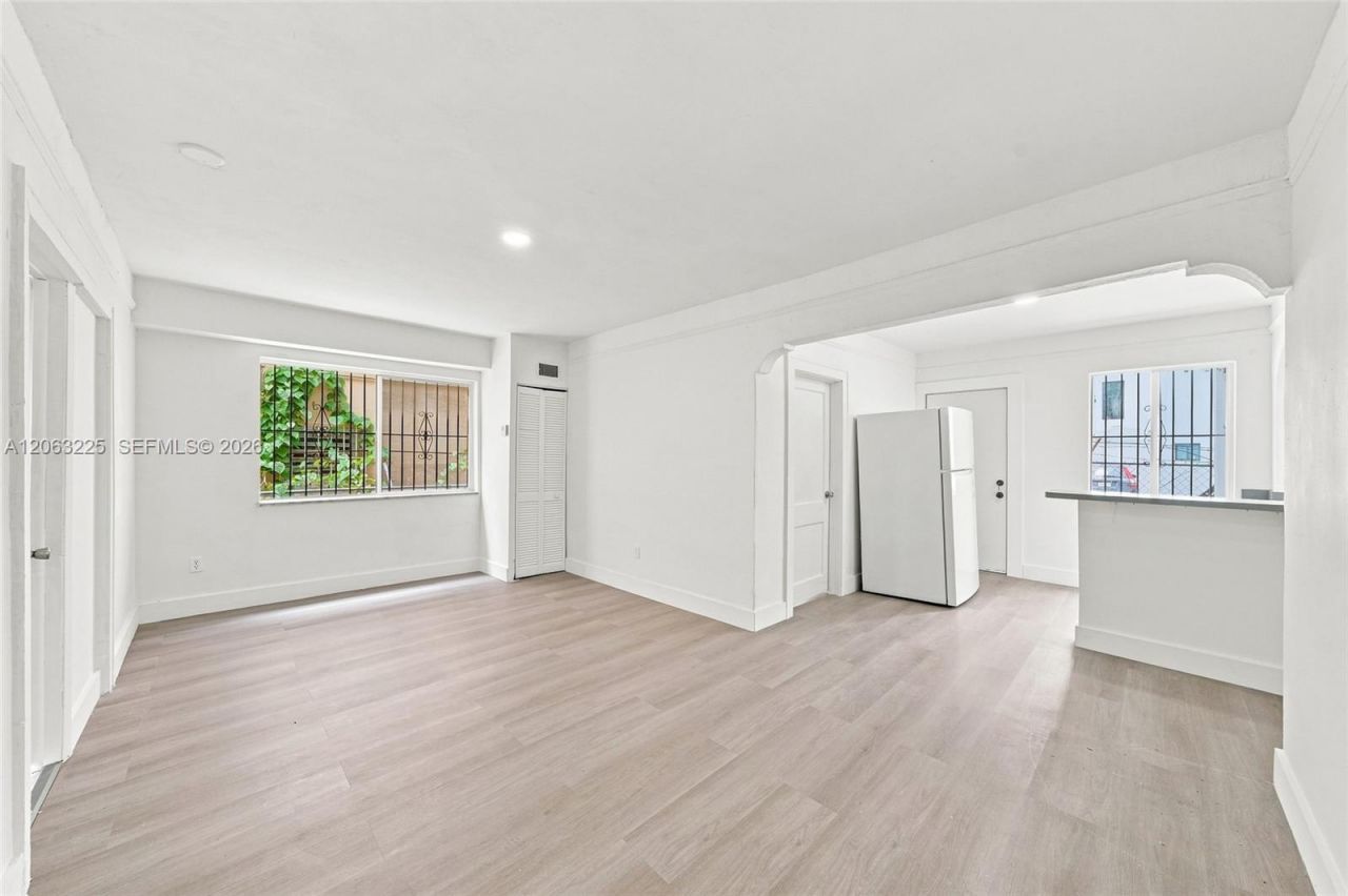 1145 NW 4th St, Unit APT 1, Miami, FL 33128 Photo