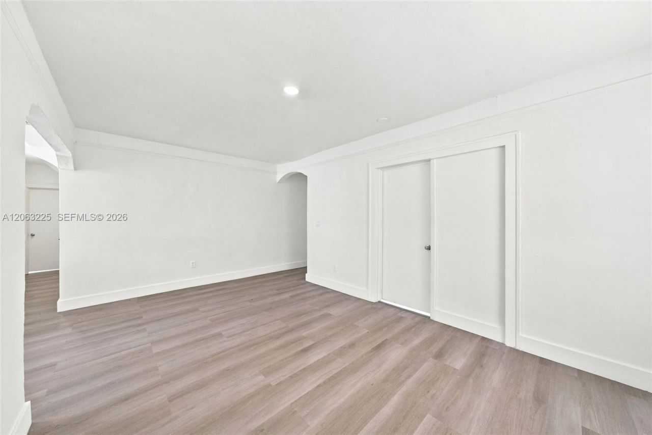 1145 NW 4th St, Unit APT 1, Miami, FL 33128 Photo