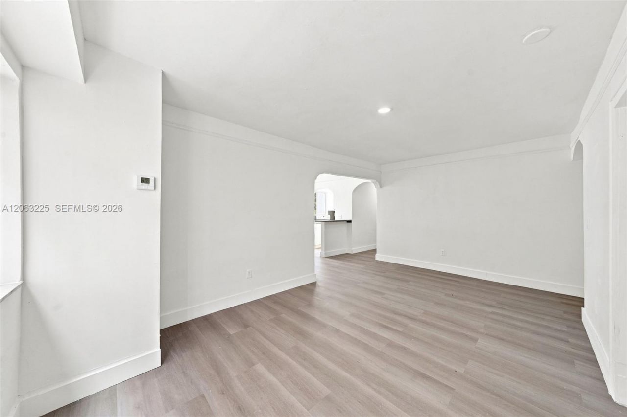 1145 NW 4th St, Unit APT 1, Miami, FL 33128 Photo