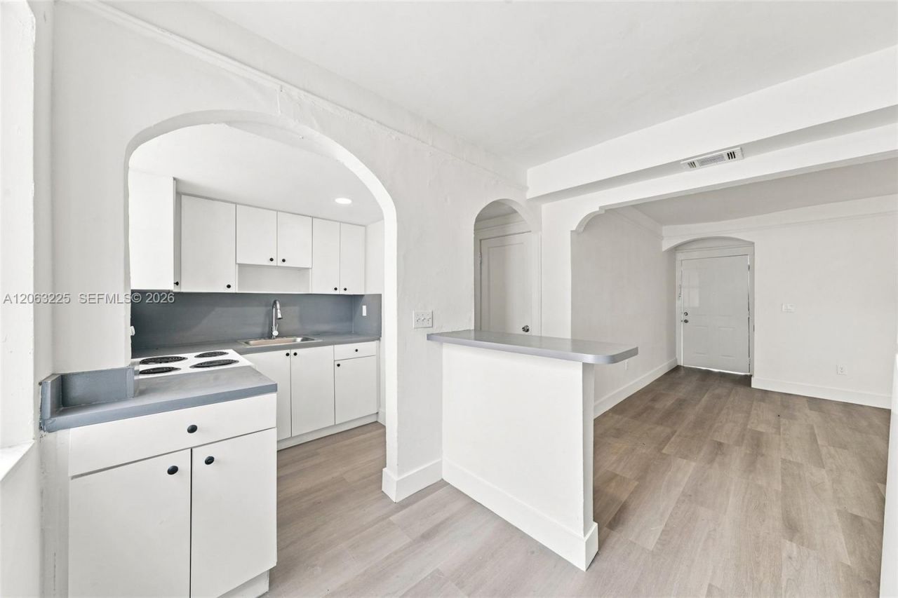1145 NW 4th St, Unit APT 1, Miami, FL 33128 Photo