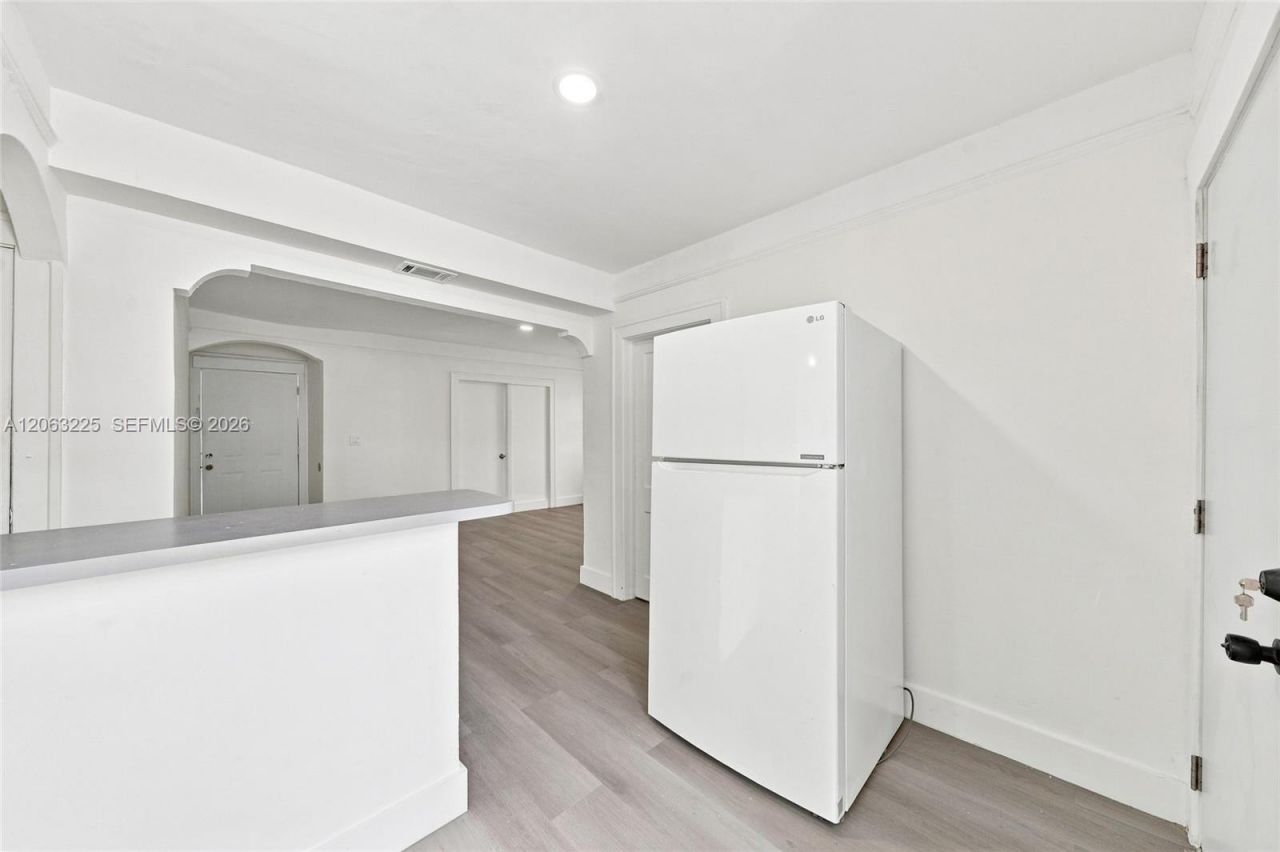 1145 NW 4th St, Unit APT 1, Miami, FL 33128 Photo