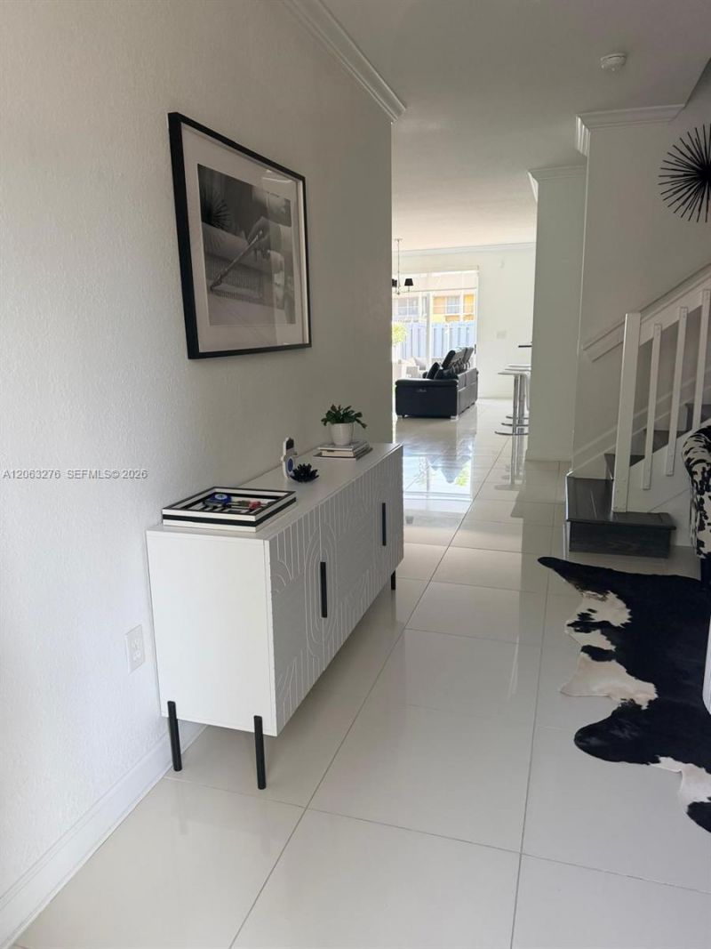 1017 NE 208th St, Miami, FL 33179 Photo
