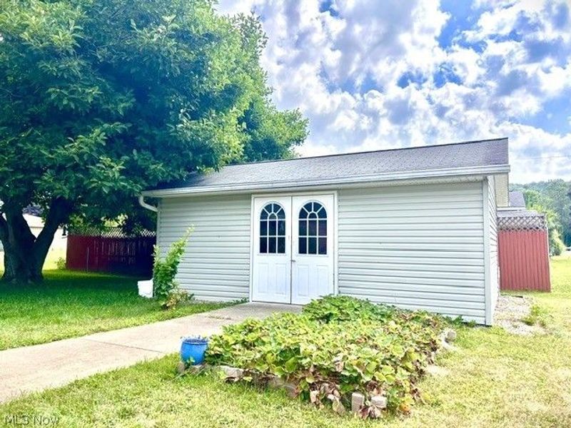150 Bucy Drive, Killbuck, OH 44637 Photo 2