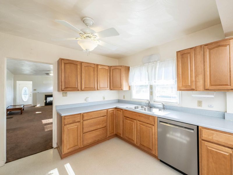 956 Chelsea Avenue, Dayton, OH 45420 Photo 6