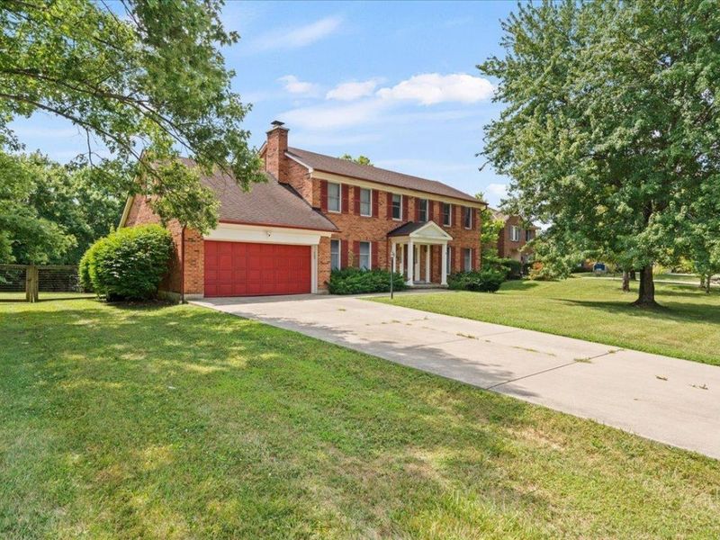 7489 Fitzroy Court, West Chester, OH 45241 Photo 1