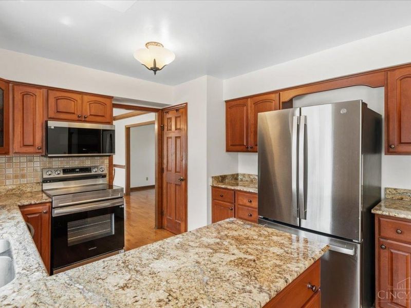 7489 Fitzroy Court, West Chester, OH 45241 Photo 10