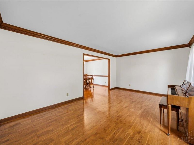 7489 Fitzroy Court, West Chester, OH 45241 Photo 3