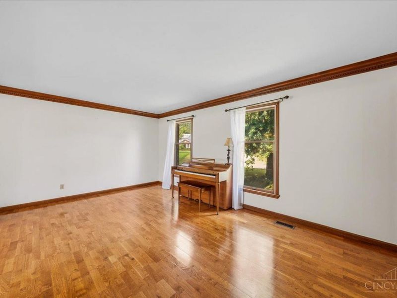 7489 Fitzroy Court, West Chester, OH 45241 Photo 4